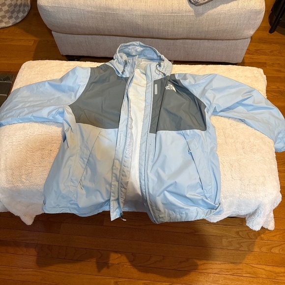 North Face - rain coat -wind breaker - Picture 1 of 1